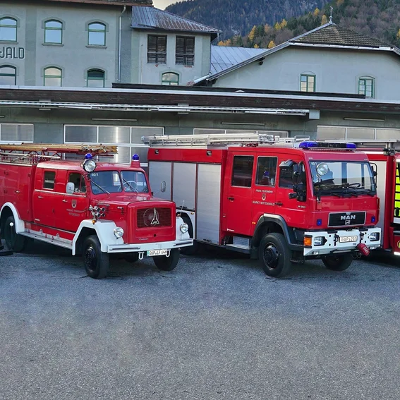 Generationen LF Feuerwehr (3).JPG